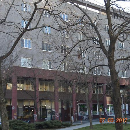 Apartment Accommodation Up To 17 Bratislava Extérieur photo