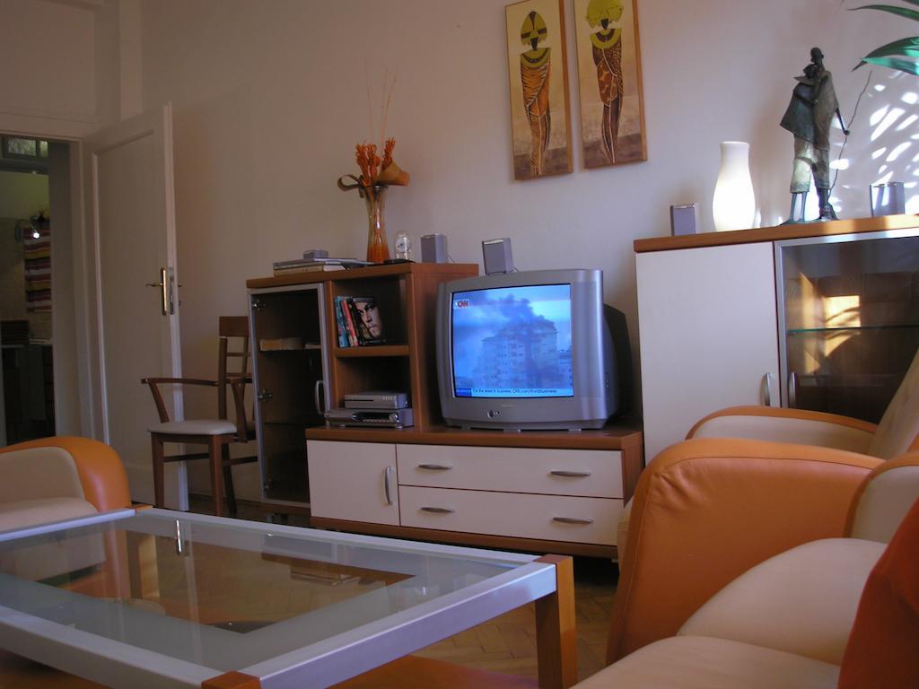 Apartment Accommodation Up To 17 Bratislava Extérieur photo