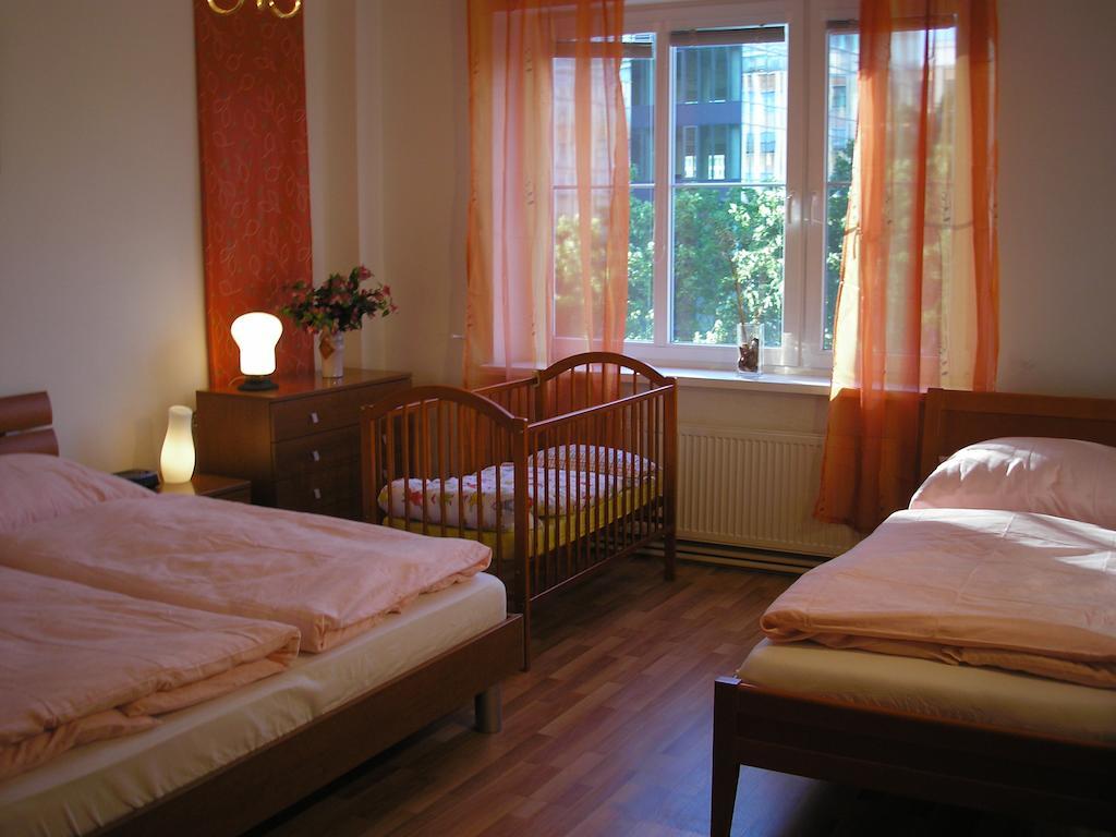 Apartment Accommodation Up To 17 Bratislava Chambre photo