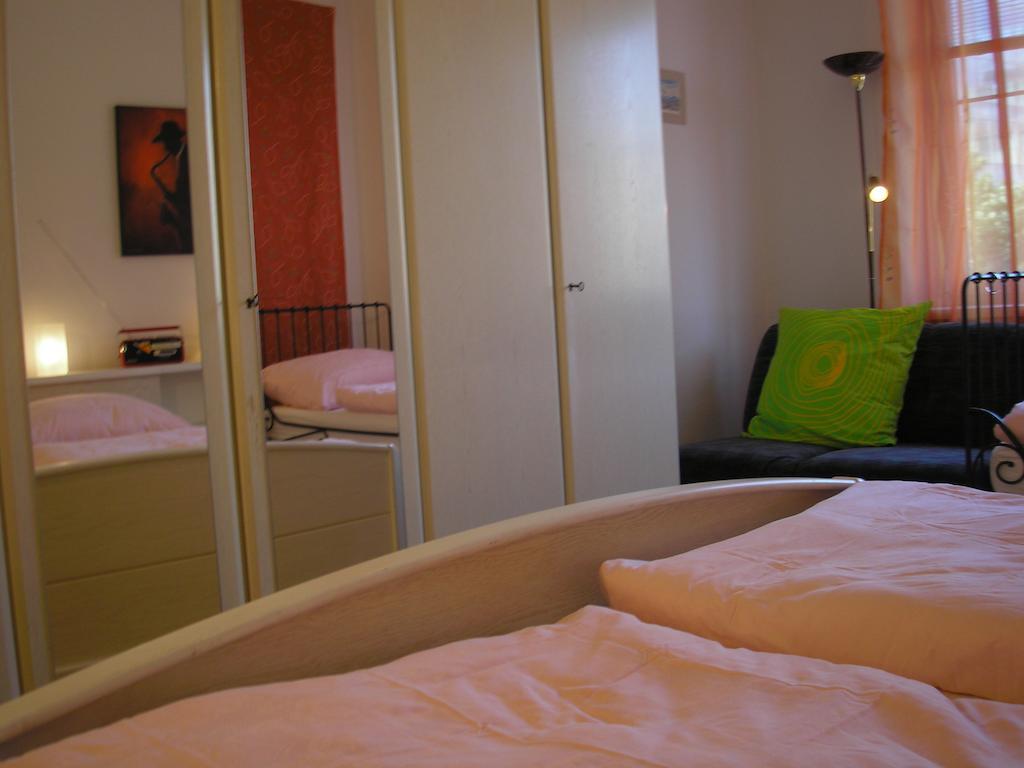 Apartment Accommodation Up To 17 Bratislava Extérieur photo